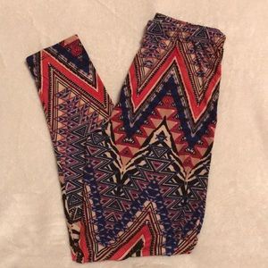 BUSKINS Blue, Red and Tan Pattern Leggings